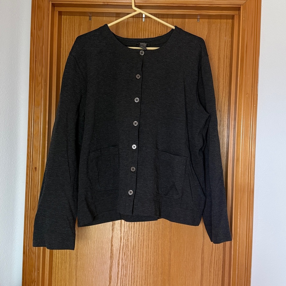 Van Heusen Charcoal Gray Top